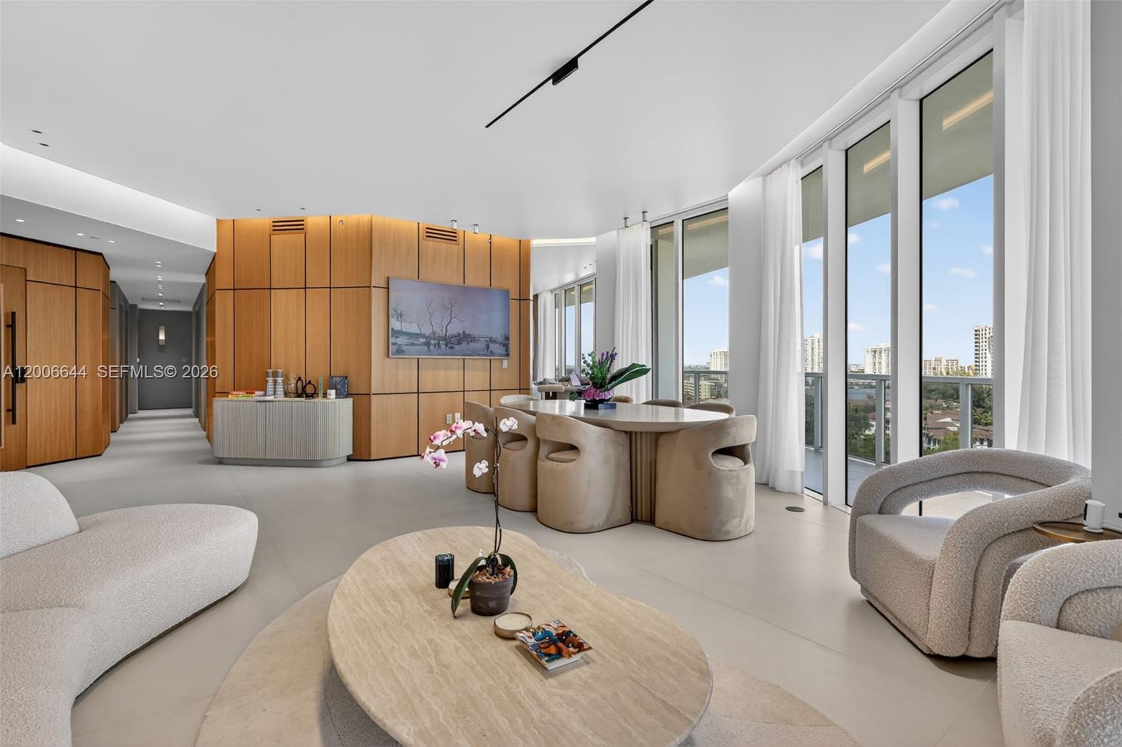 4100 Island Blvd #904 Aventura, FL 33160