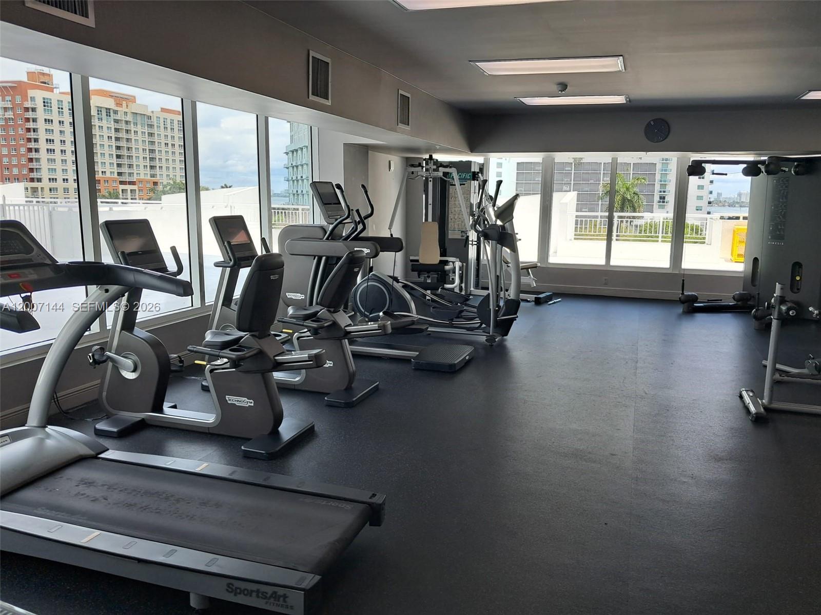 image 1800 Biscayne Plaza11