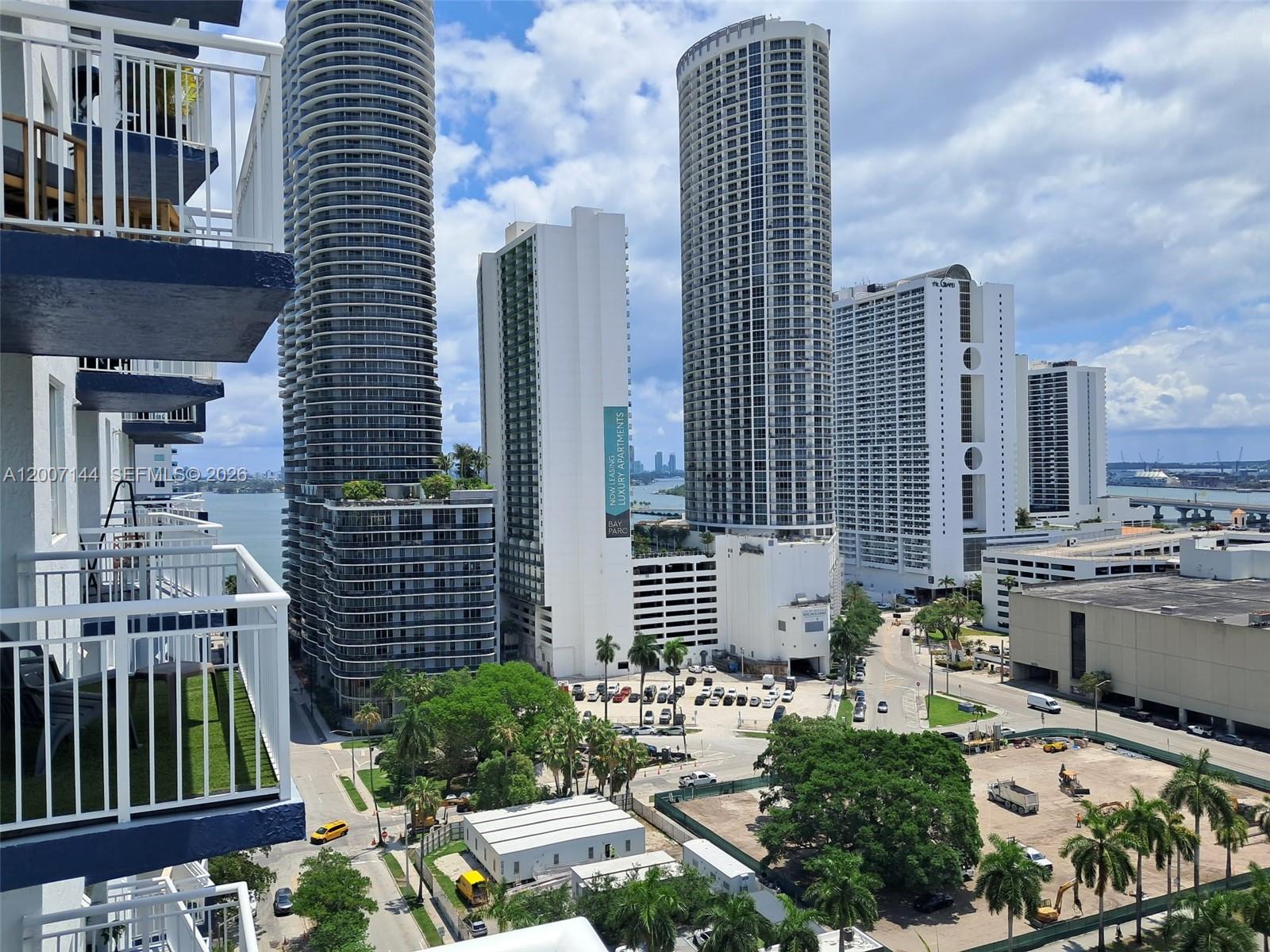 image 1800 Biscayne Plaza15