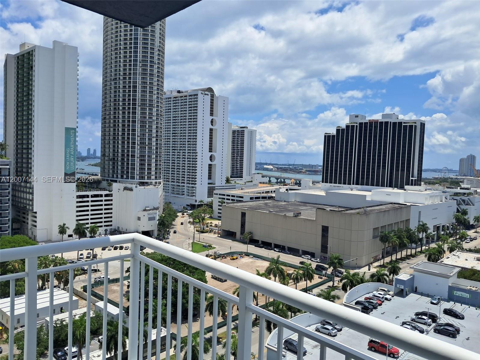 image 1800 Biscayne Plaza16