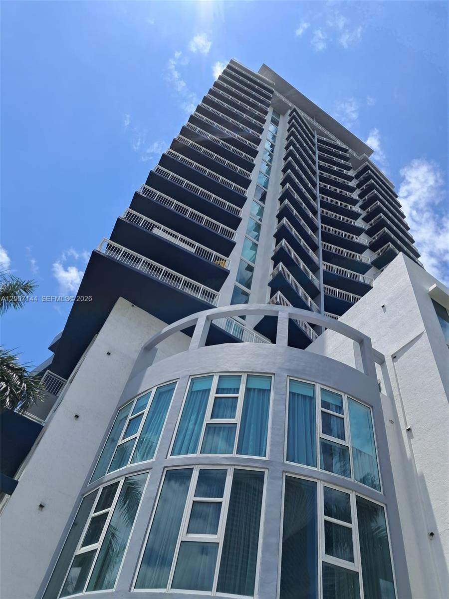 image 1800 Biscayne Plaza1