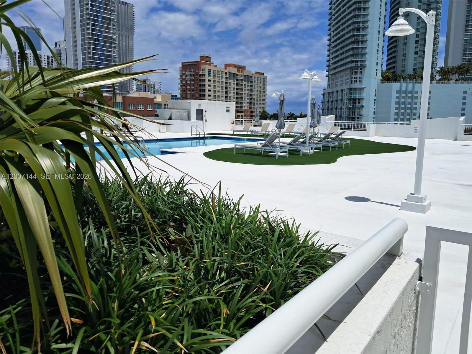 image 1800 Biscayne Plaza5