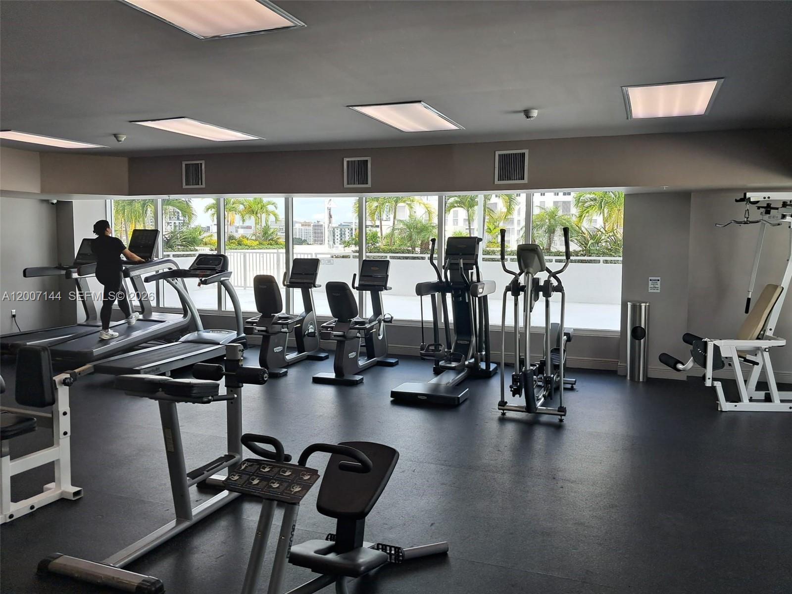 image 1800 Biscayne Plaza8