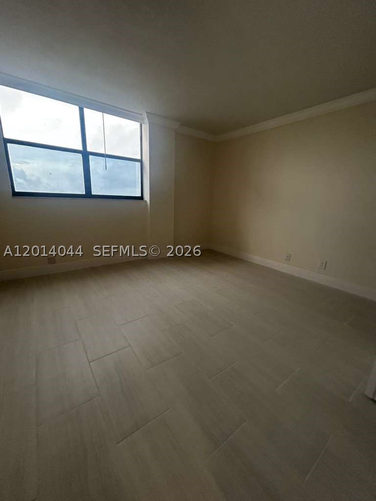 image Winston Towers 70027