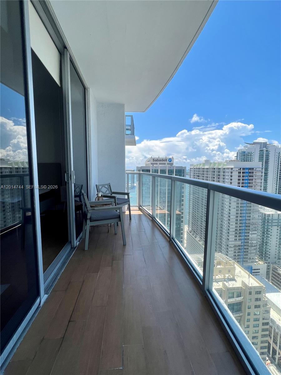 image 1060 Brickell - 106021