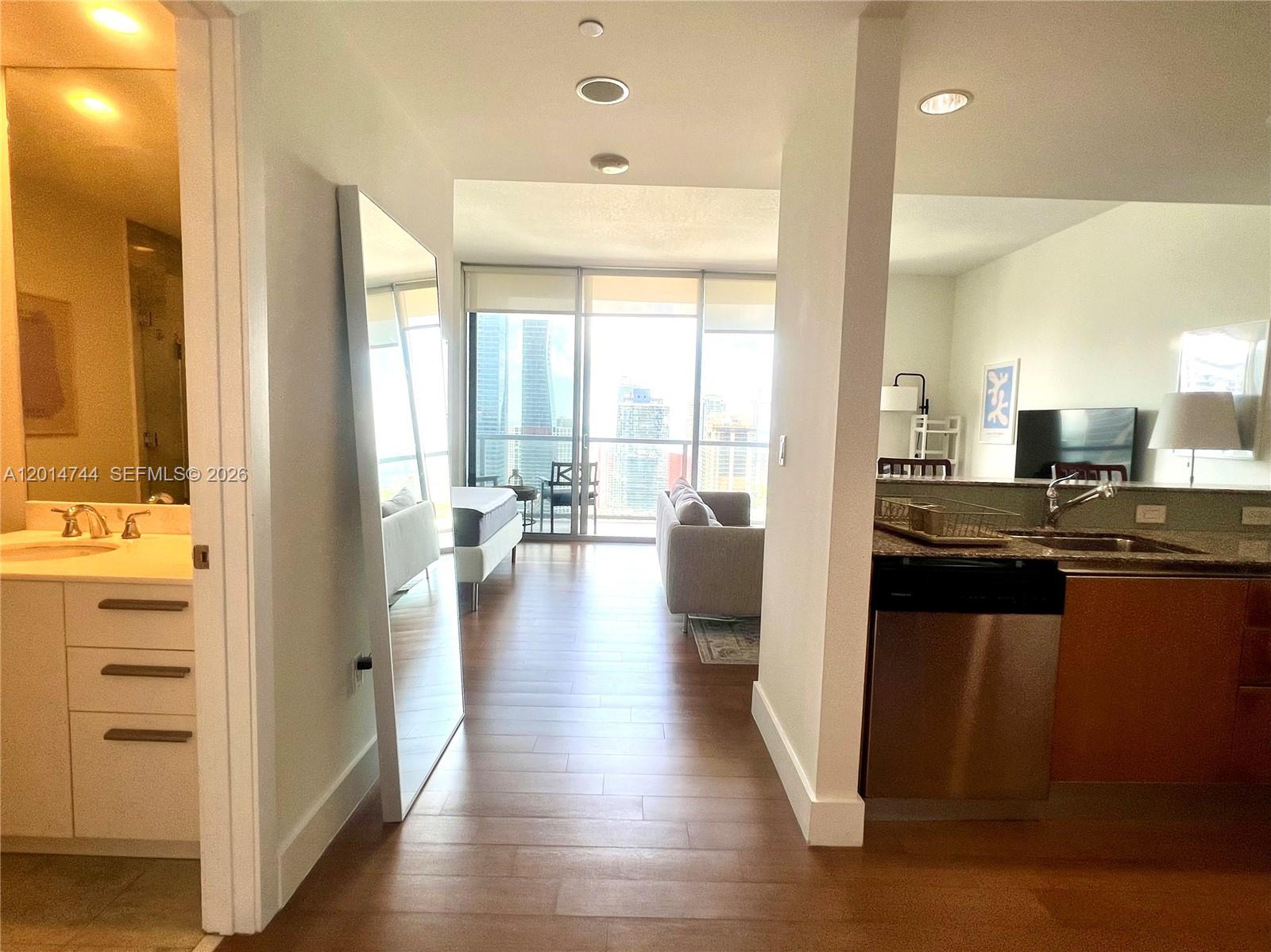 image 1060 Brickell - 10602