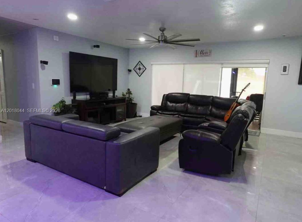 9260 SW 164th St Palmetto Bay, FL 33157