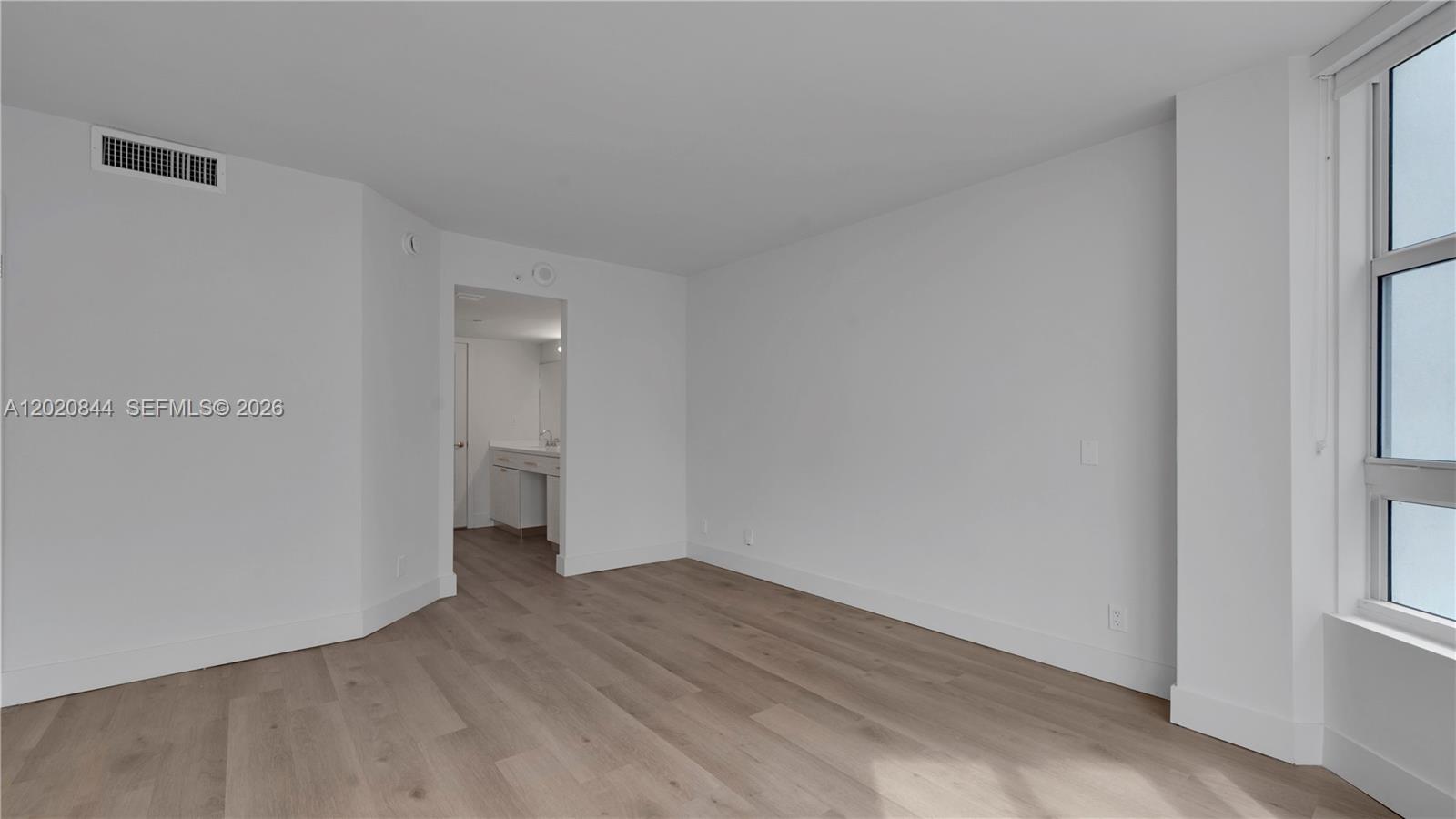 555 NE 34th St #907 Miami, FL 33137