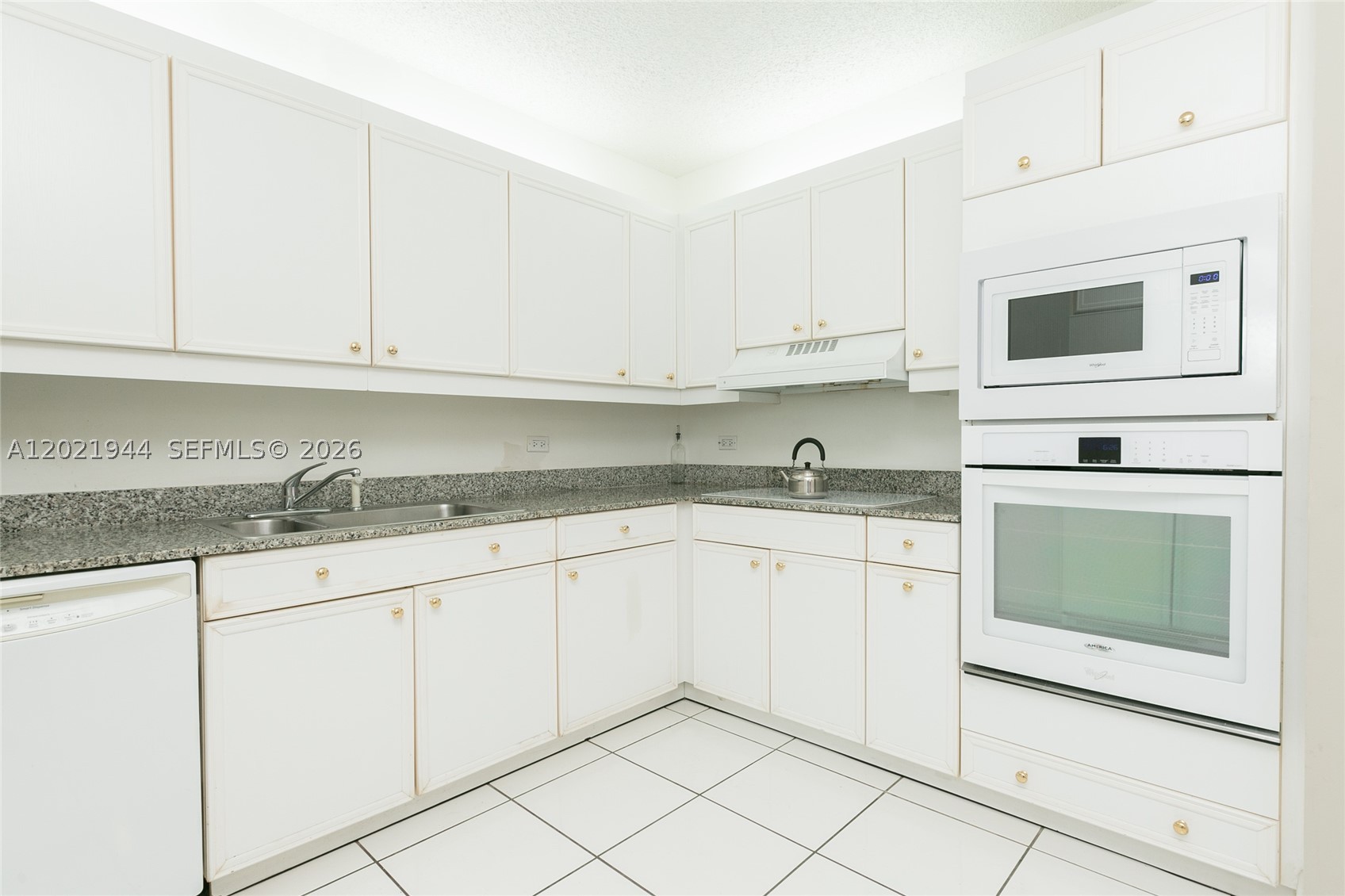 image Champlain Towers East13