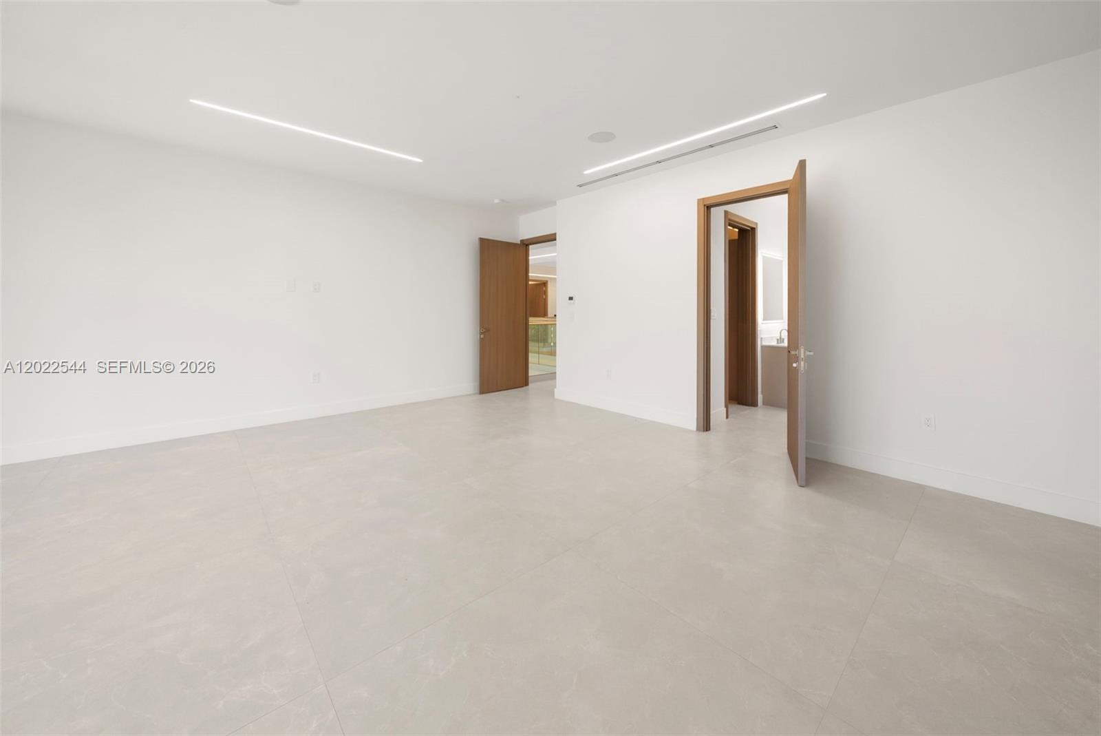 900 NE 75th St Miami, FL 33138
