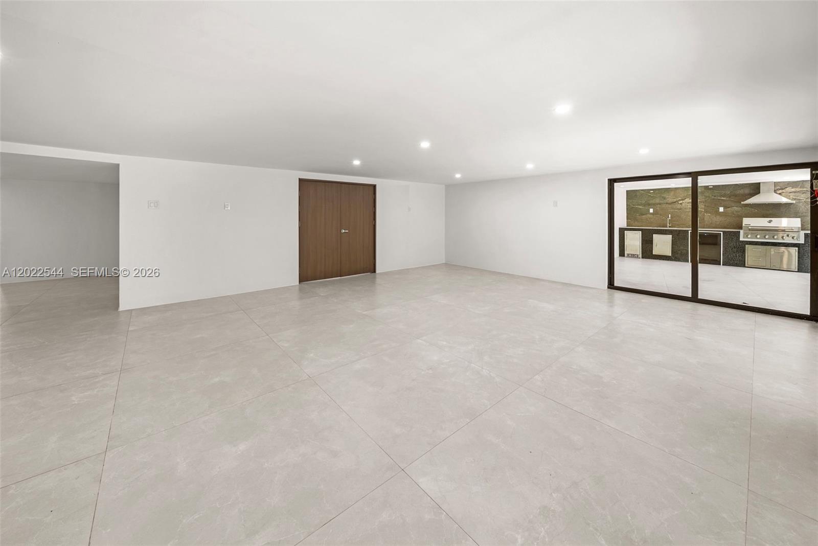 900 NE 75th St Miami, FL 33138