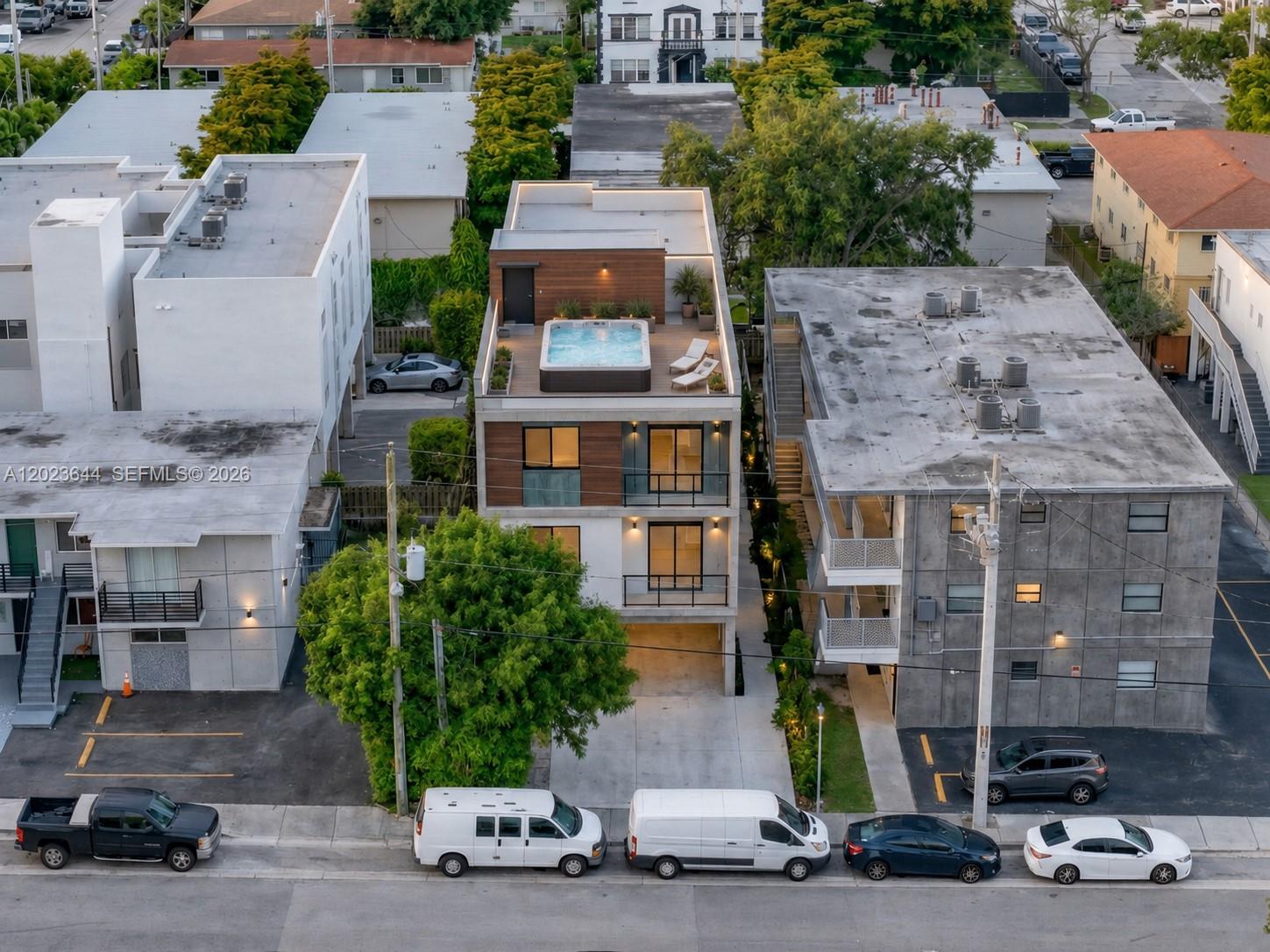 718 SW 4th St Miami, FL 33130