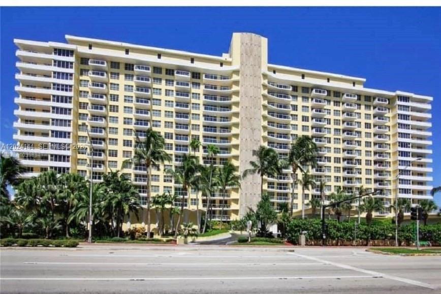 5600 Collins Ave #4U