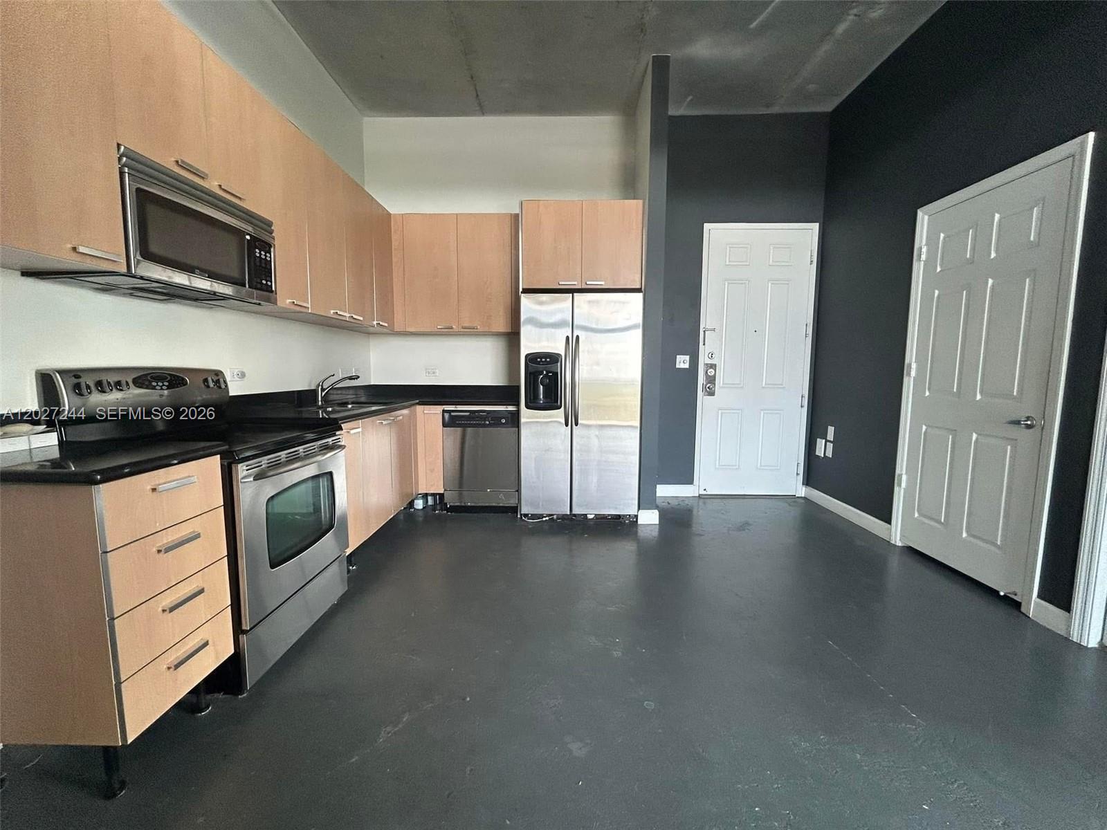 2100 Van Buren St #506