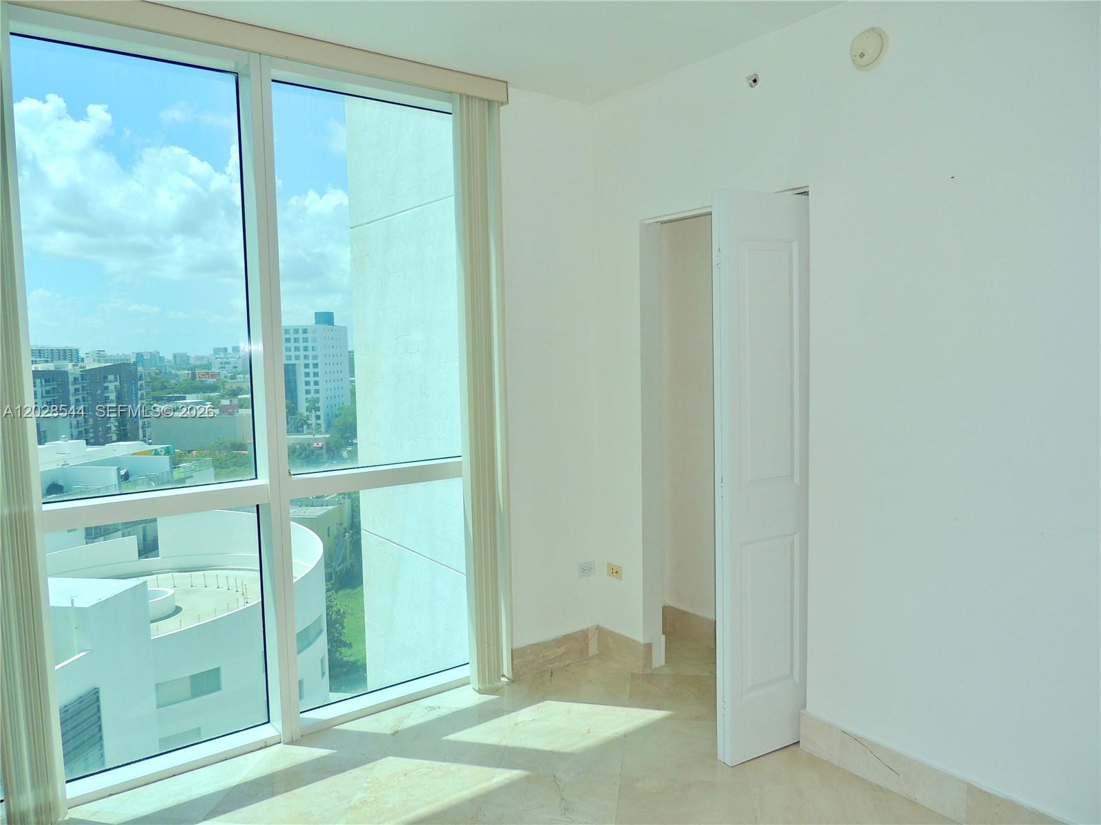 image Platinum Condominium4