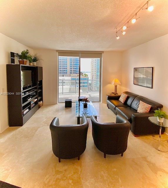 1060 Brickell Ave #2003 Miami, FL 33131