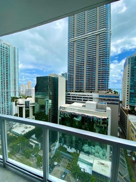1060 Brickell Ave #2003 Miami, FL 33131