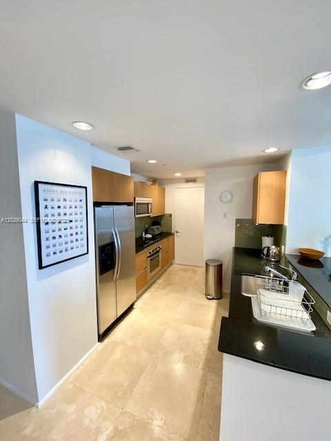 1060 Brickell Ave #2003 Miami, FL 33131