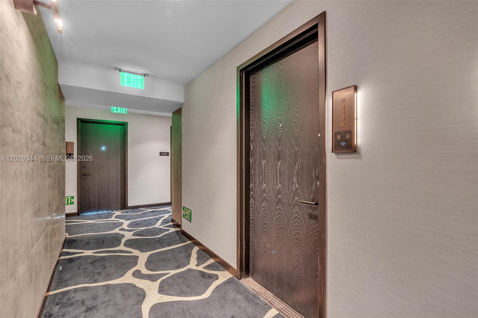 image E11EVEN Hotel & Residences12
