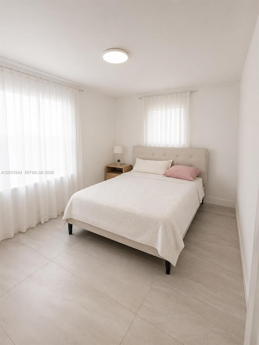 800 NE 2nd Ct Hallandale Beach, FL 33009