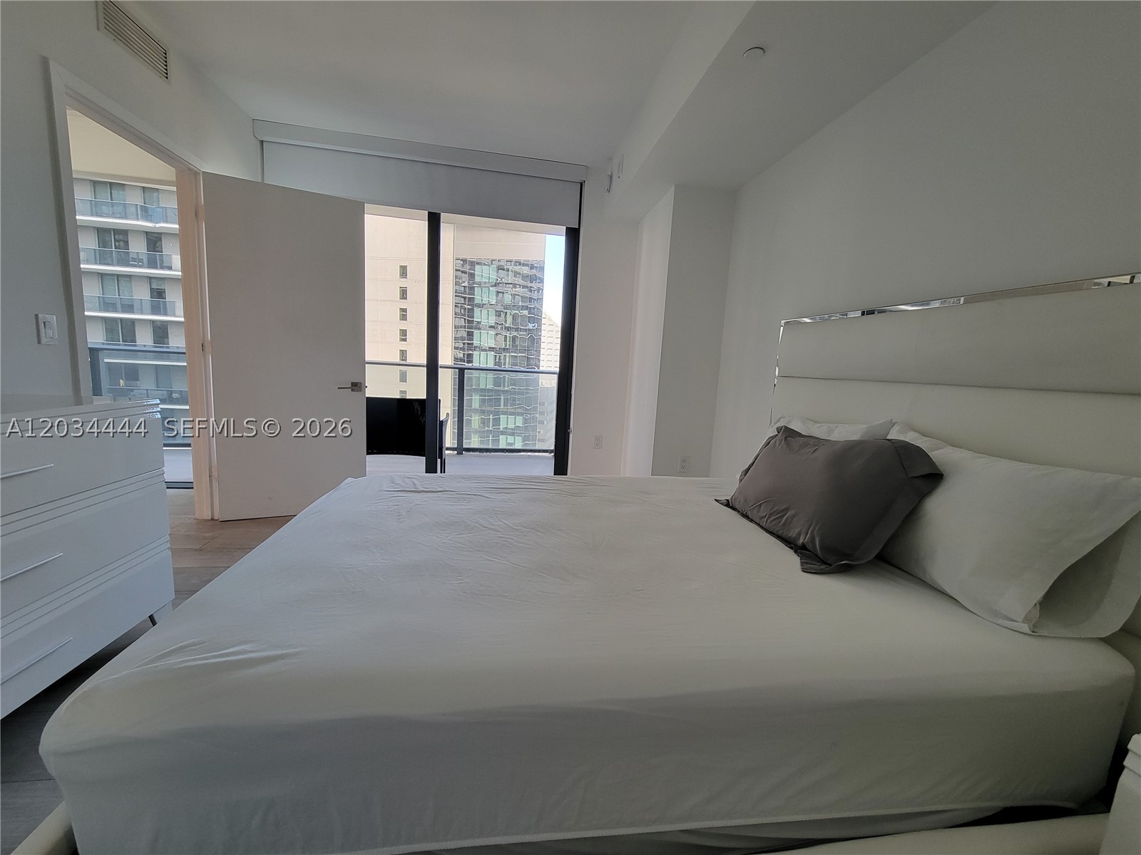 image Brickell Heights East15