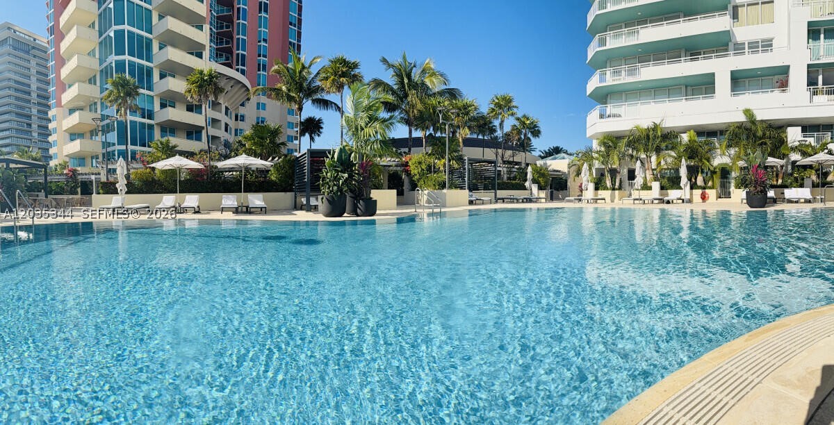 image South Pointe Towers11