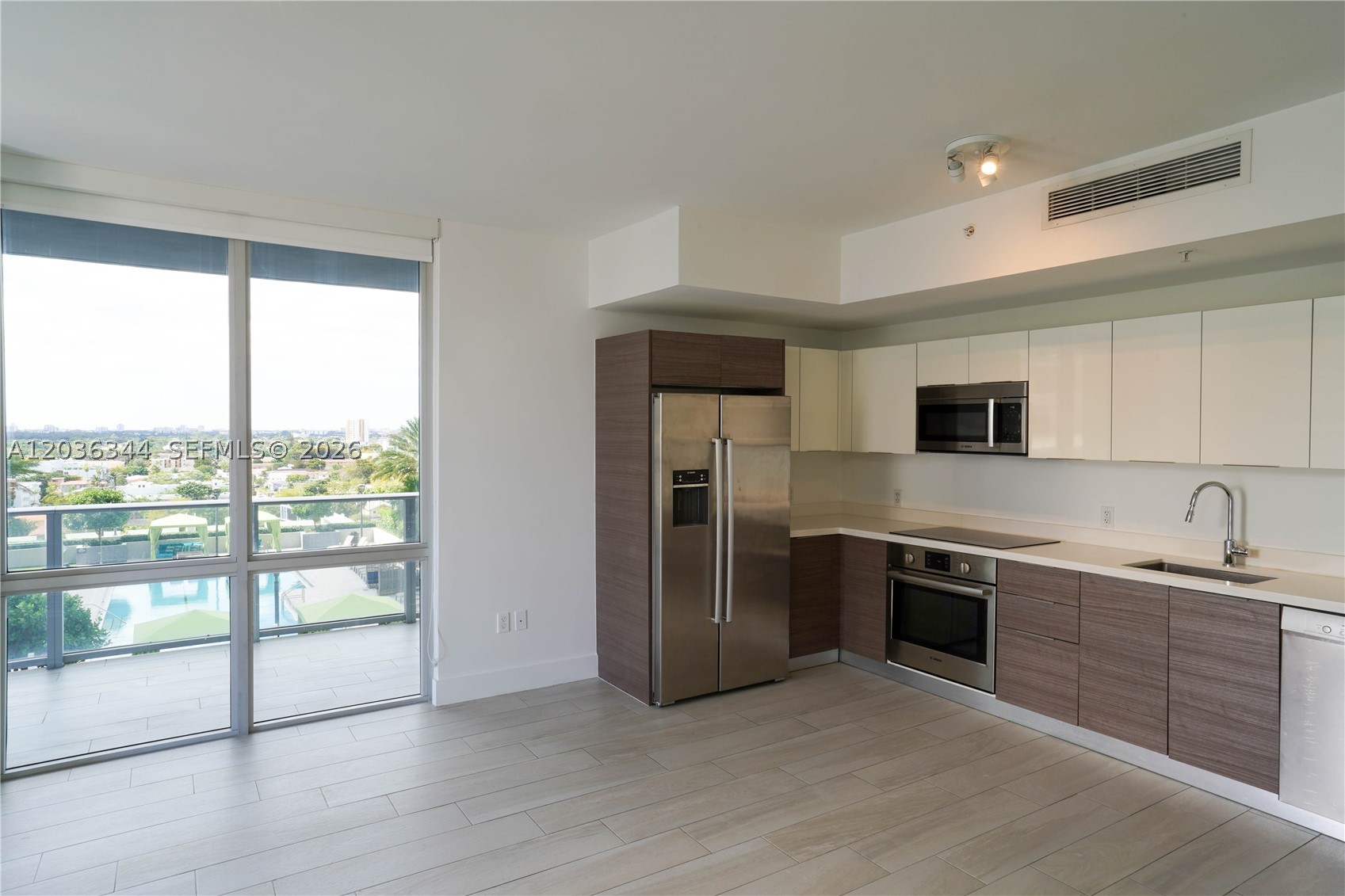 image Brickell Ten0