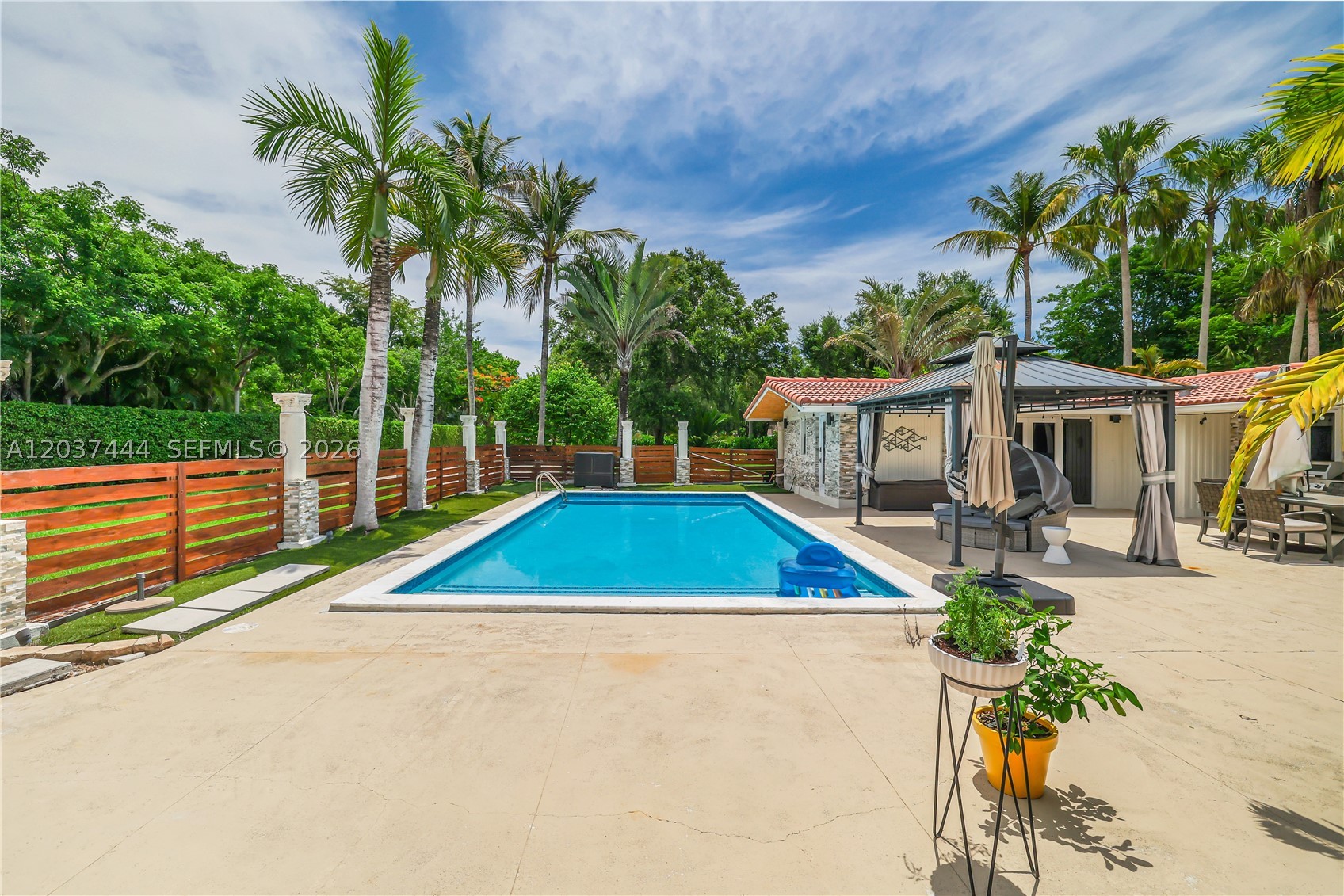 12201 SW 92nd Ave Miami, FL 33176