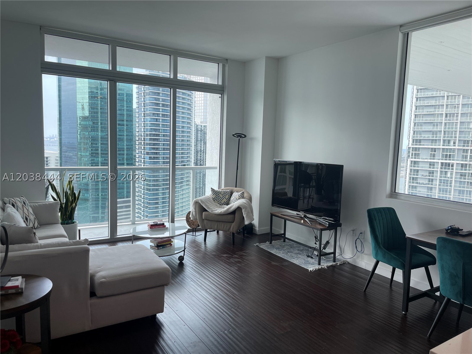 image 500 Brickell West5