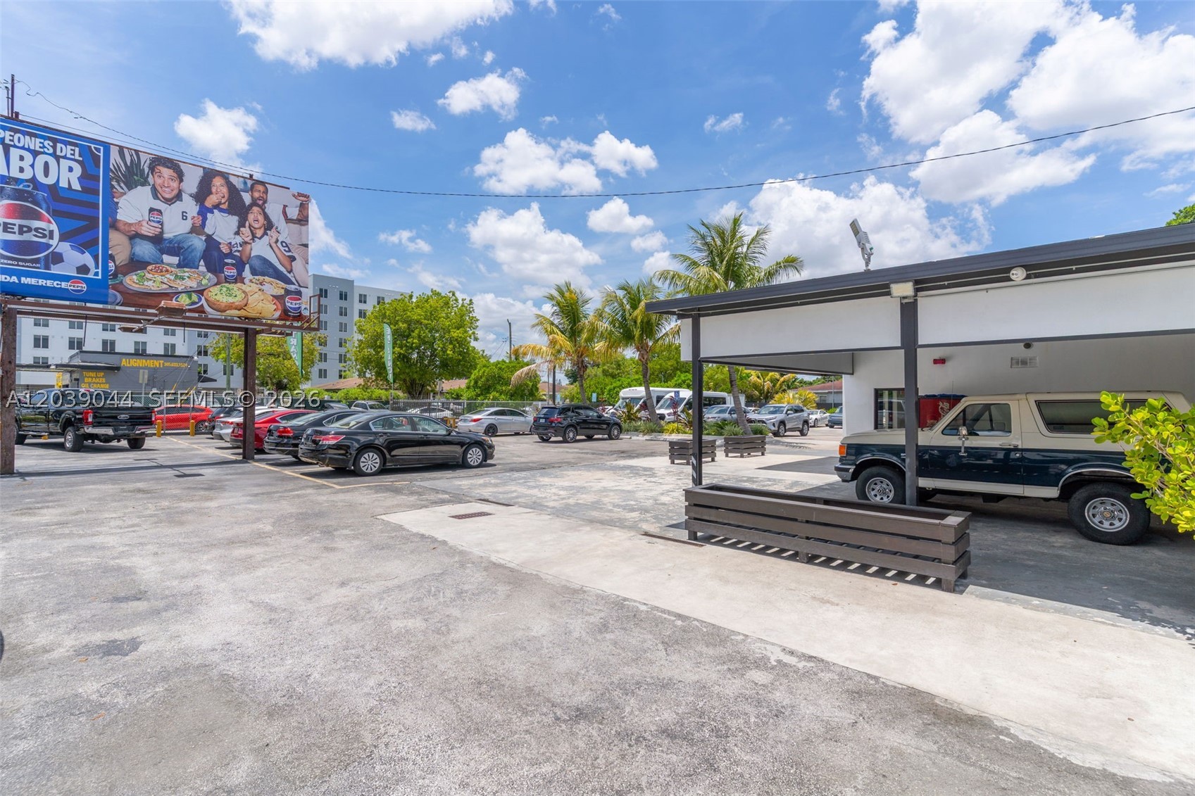 2729 NW 56th St Miami, FL 33142