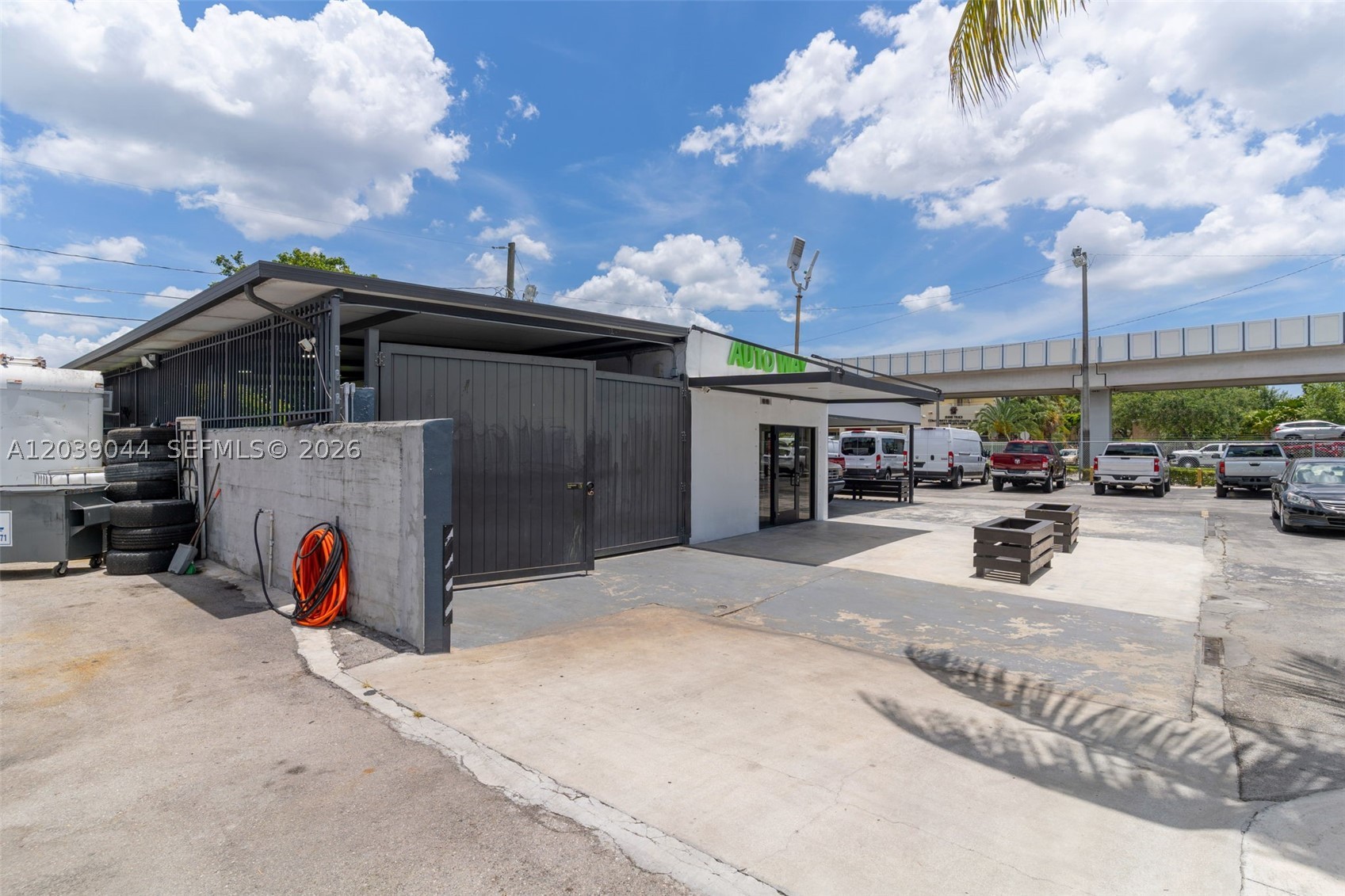 2729 NW 56th St Miami, FL 33142