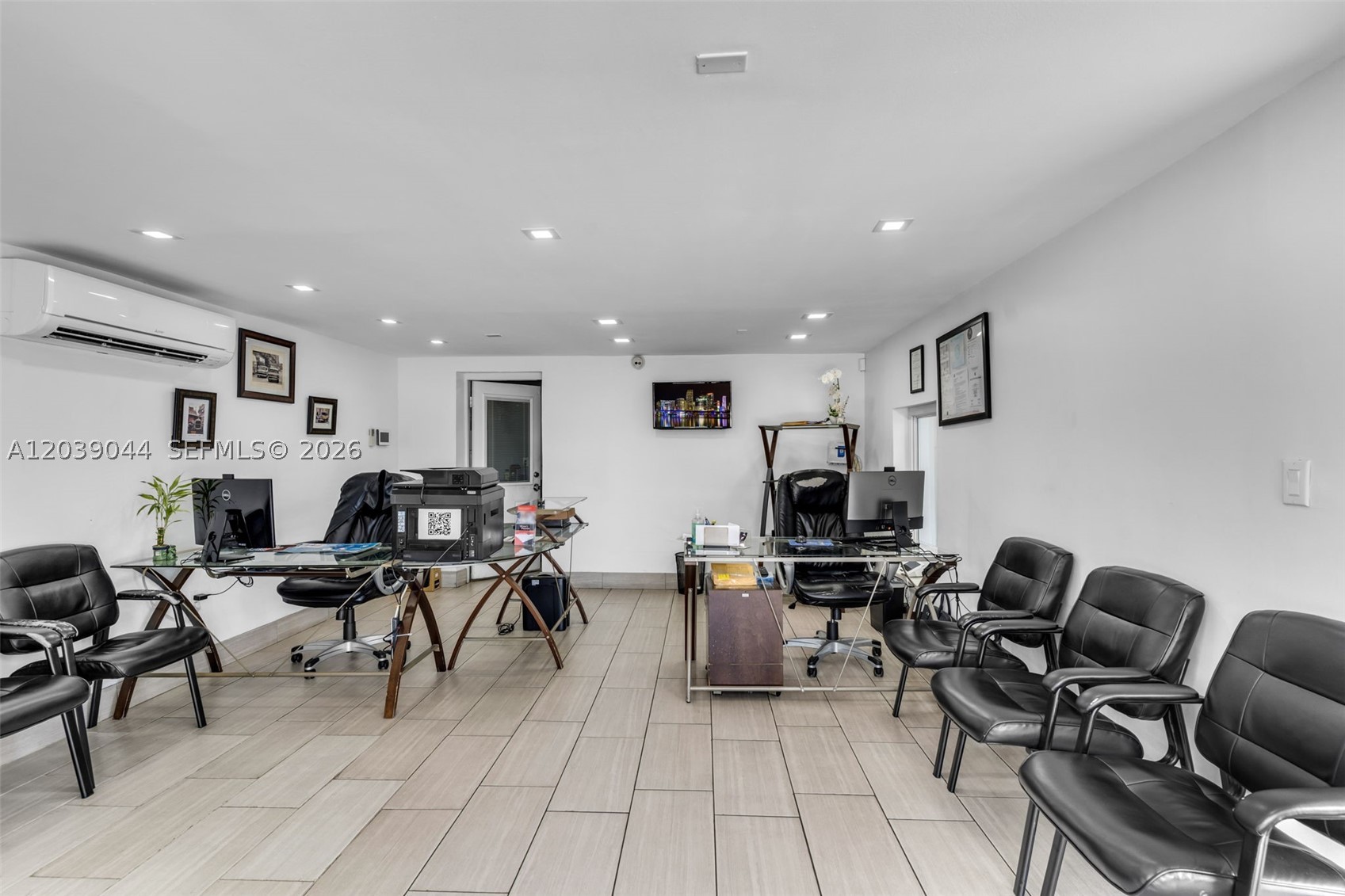 2729 NW 56th St Miami, FL 33142