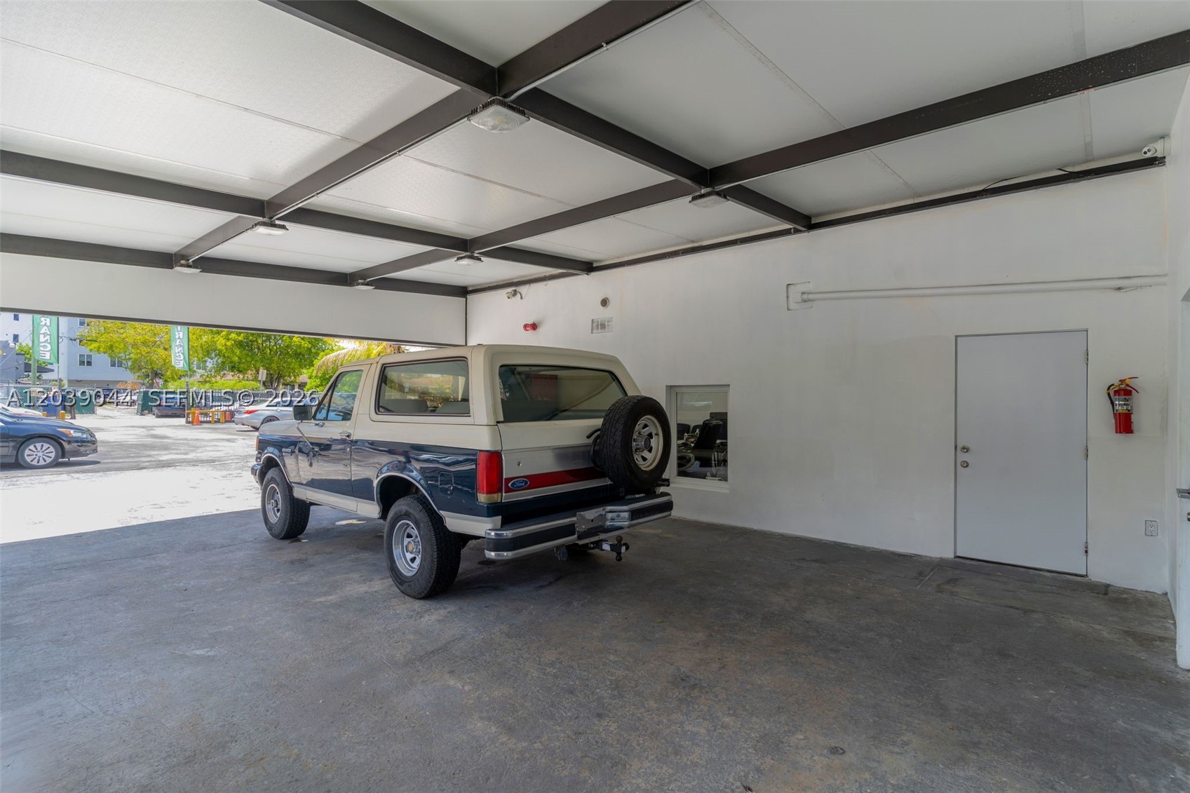 2729 NW 56th St Miami, FL 33142