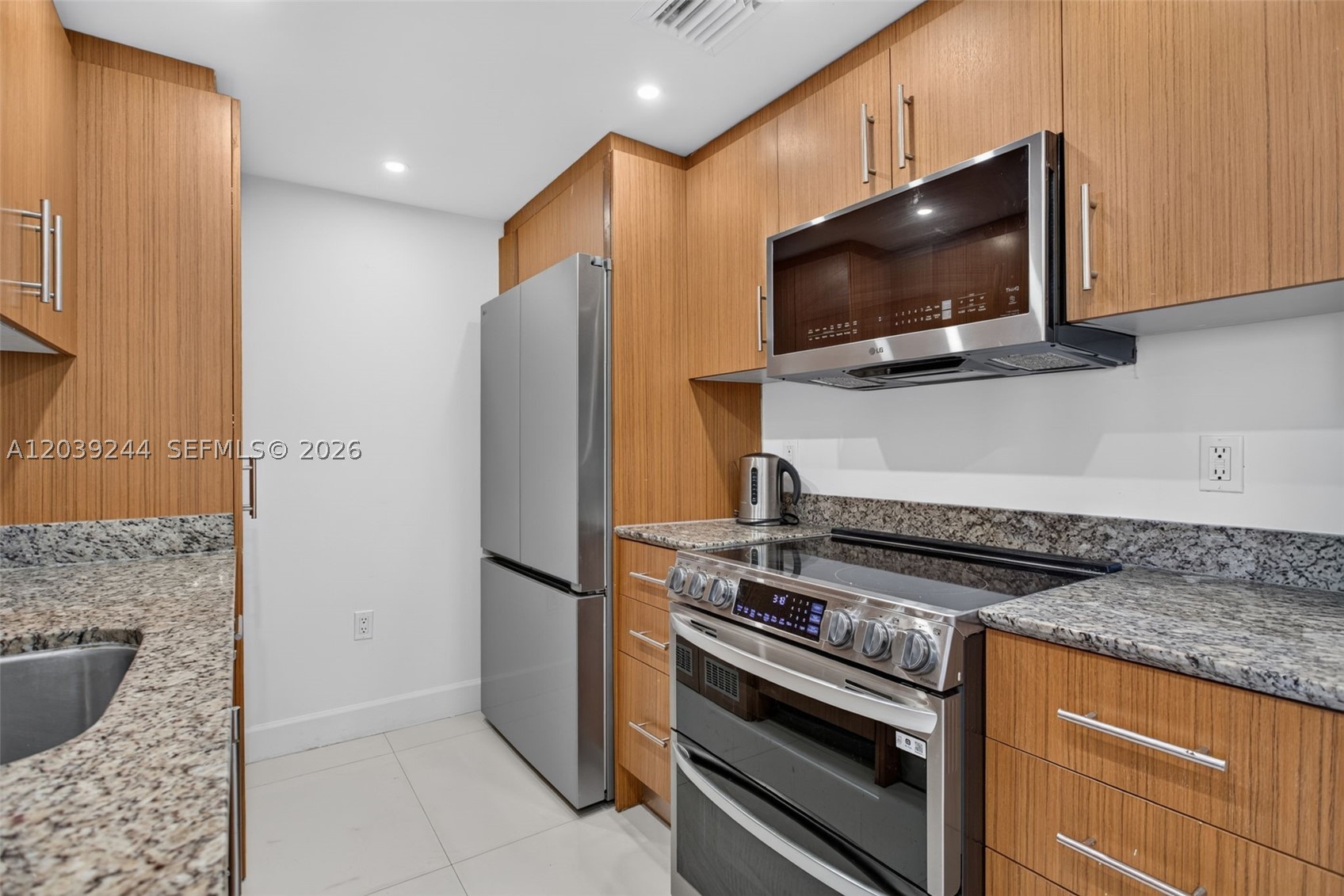 image Harbour House14