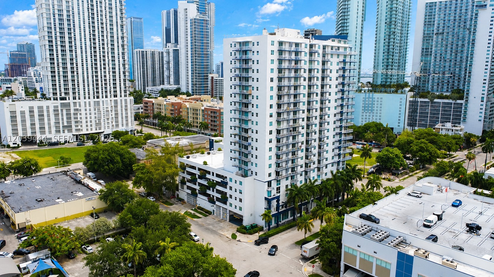 image 1800 Biscayne Plaza18