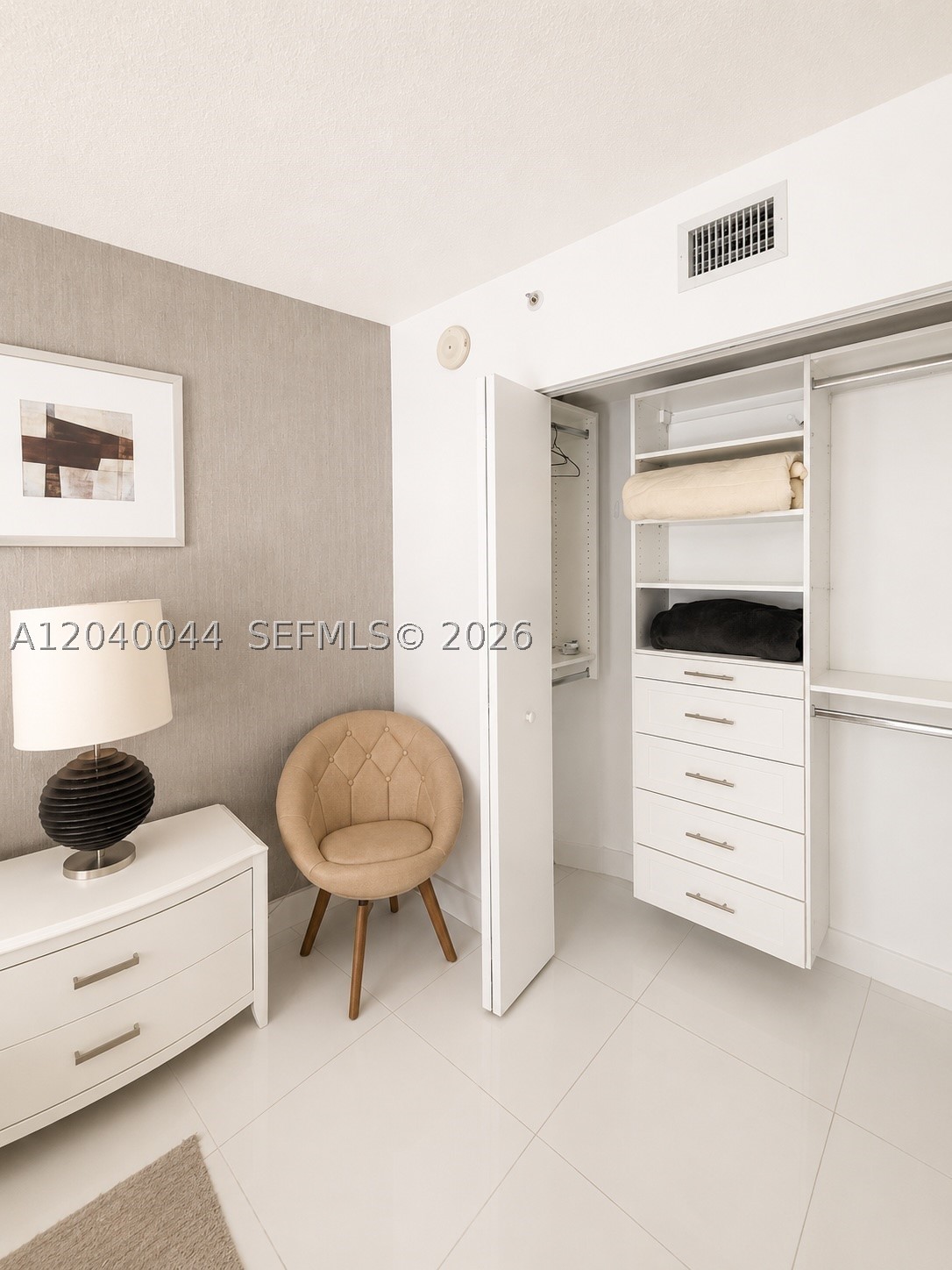 200 Sunny Isles Blvd #2-504–Lanai Residence Sunny Isles Beach, FL 33160
