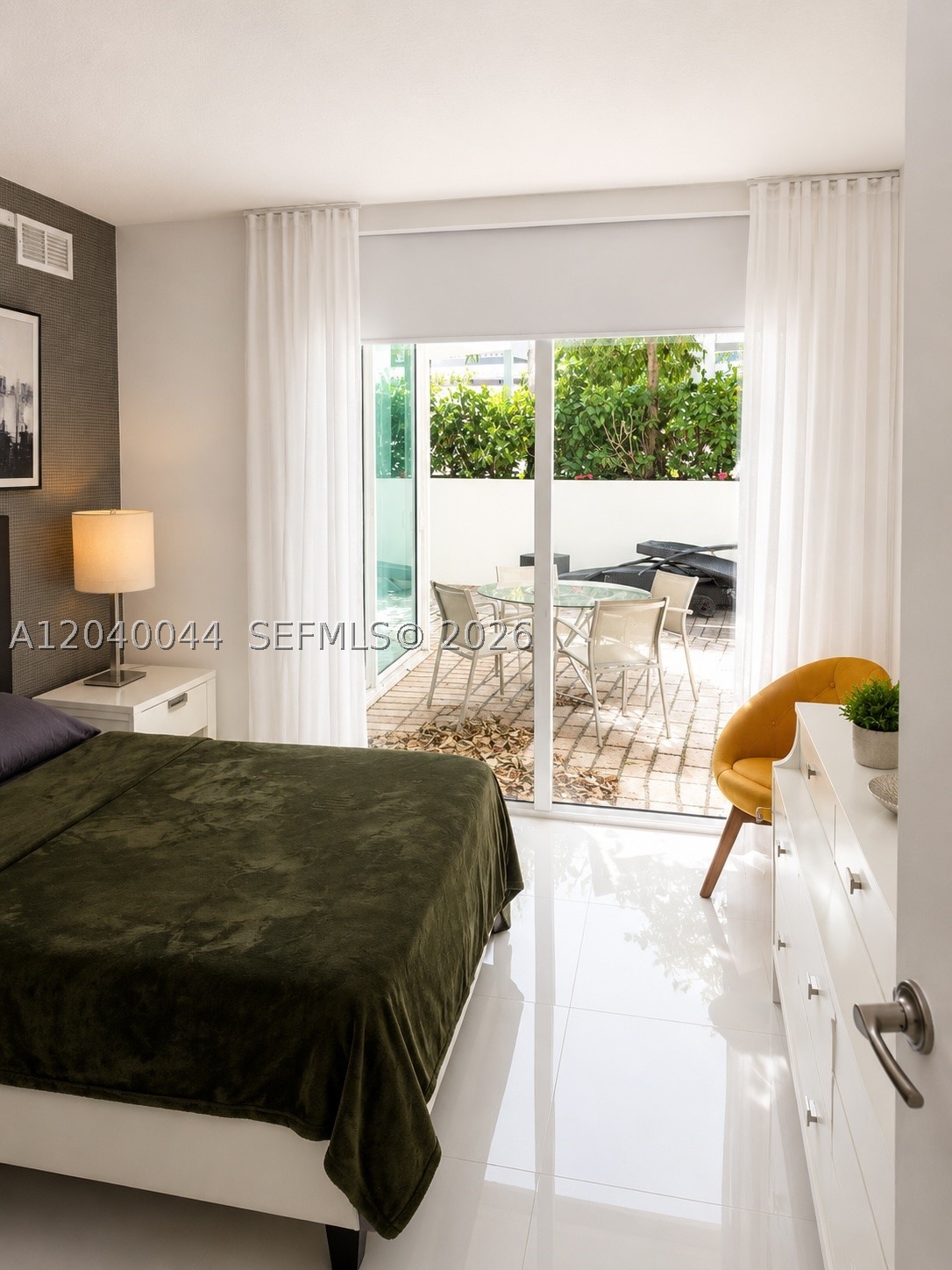 200 Sunny Isles Blvd #2-504–Lanai Residence Sunny Isles Beach, FL 33160