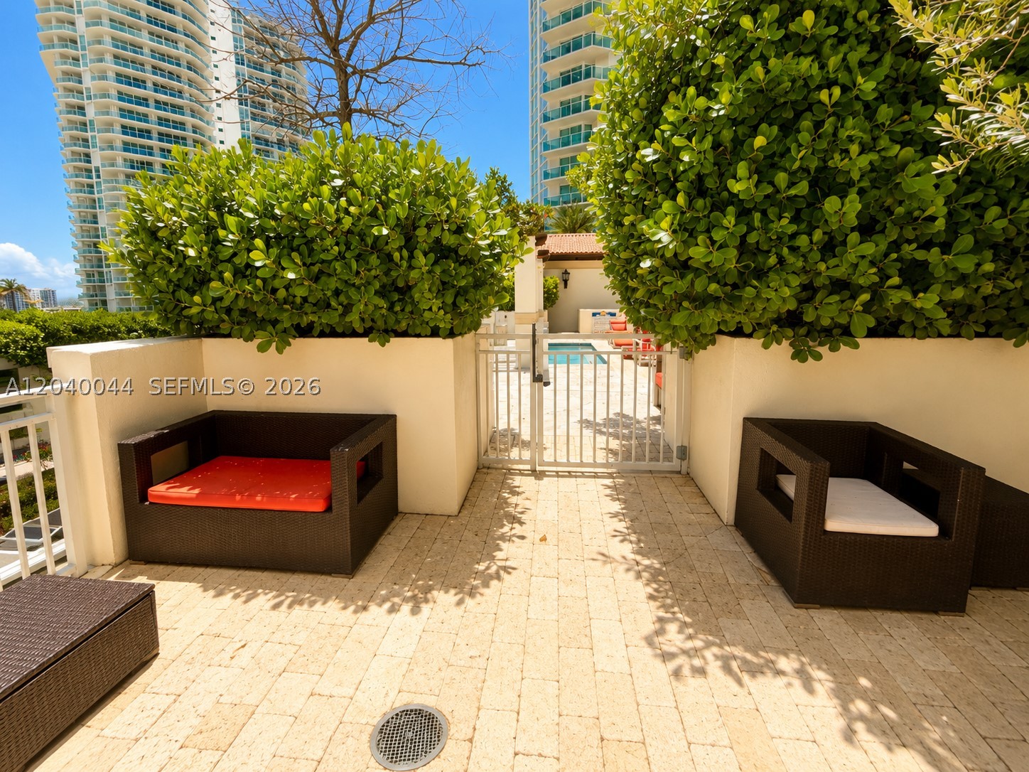 200 Sunny Isles Blvd #2-504–Lanai Residence Sunny Isles Beach, FL 33160