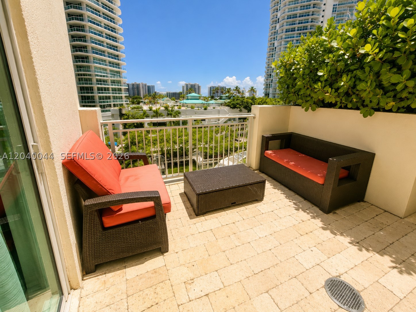 200 Sunny Isles Blvd #2-504–Lanai Residence Sunny Isles Beach, FL 33160