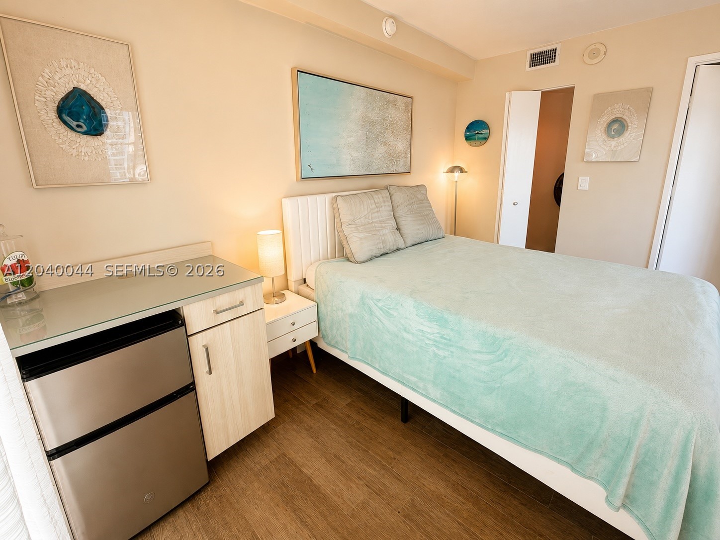 200 Sunny Isles Blvd #2-504–Lanai Residence Sunny Isles Beach, FL 33160