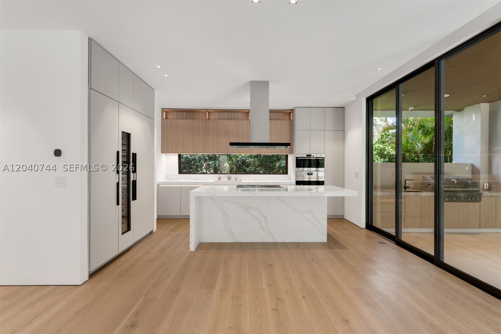 165 Hampton Ln Key Biscayne, FL 33149