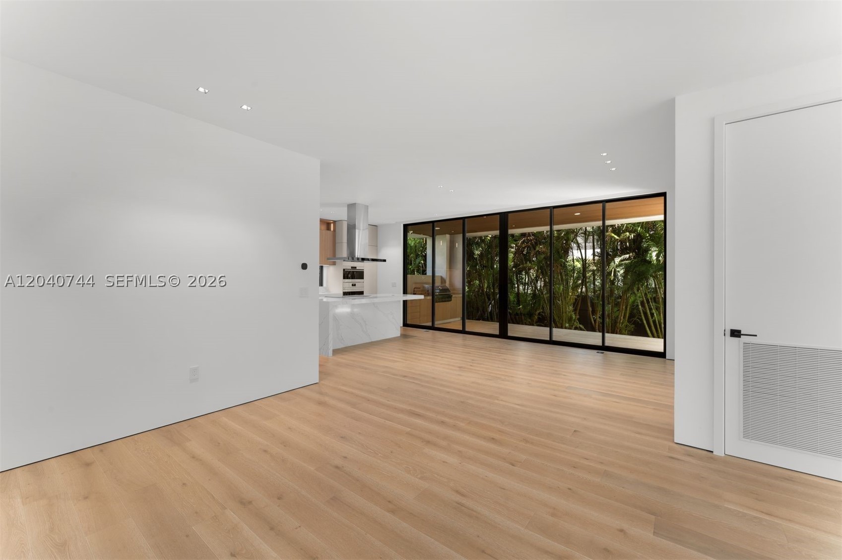 165 Hampton Ln Key Biscayne, FL 33149