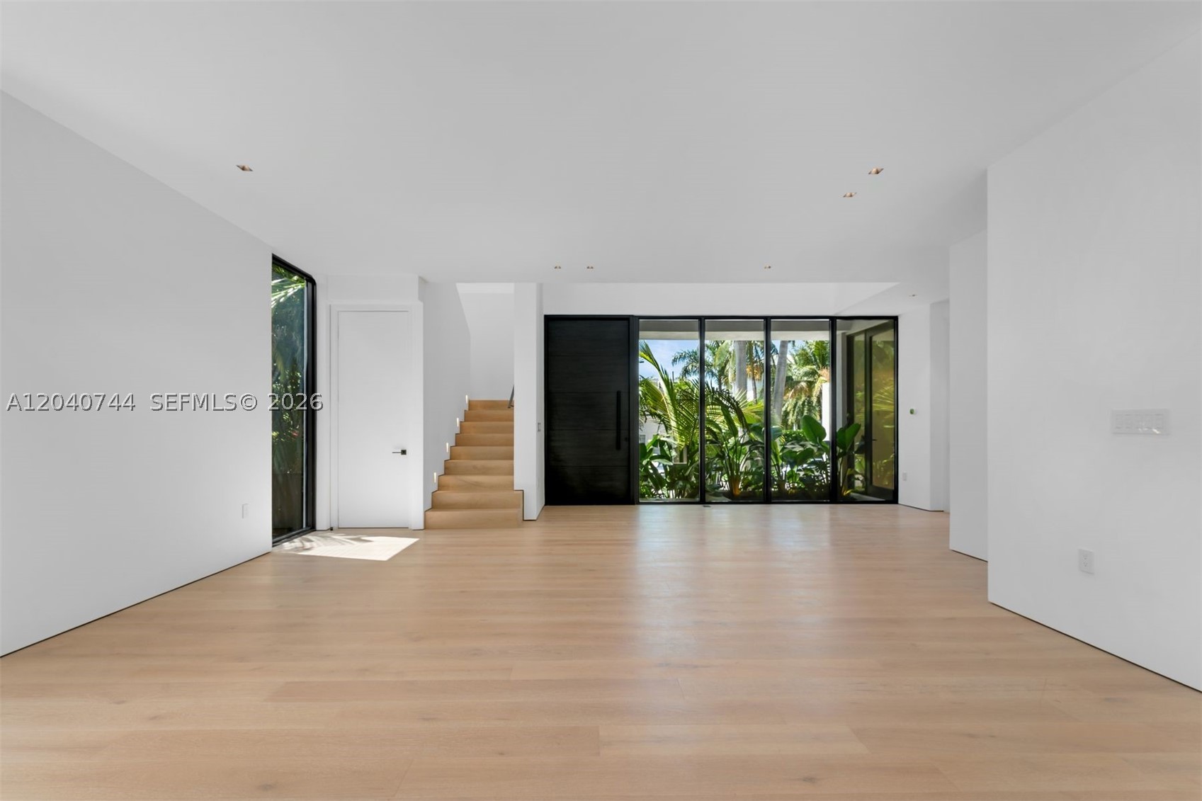 165 Hampton Ln Key Biscayne, FL 33149