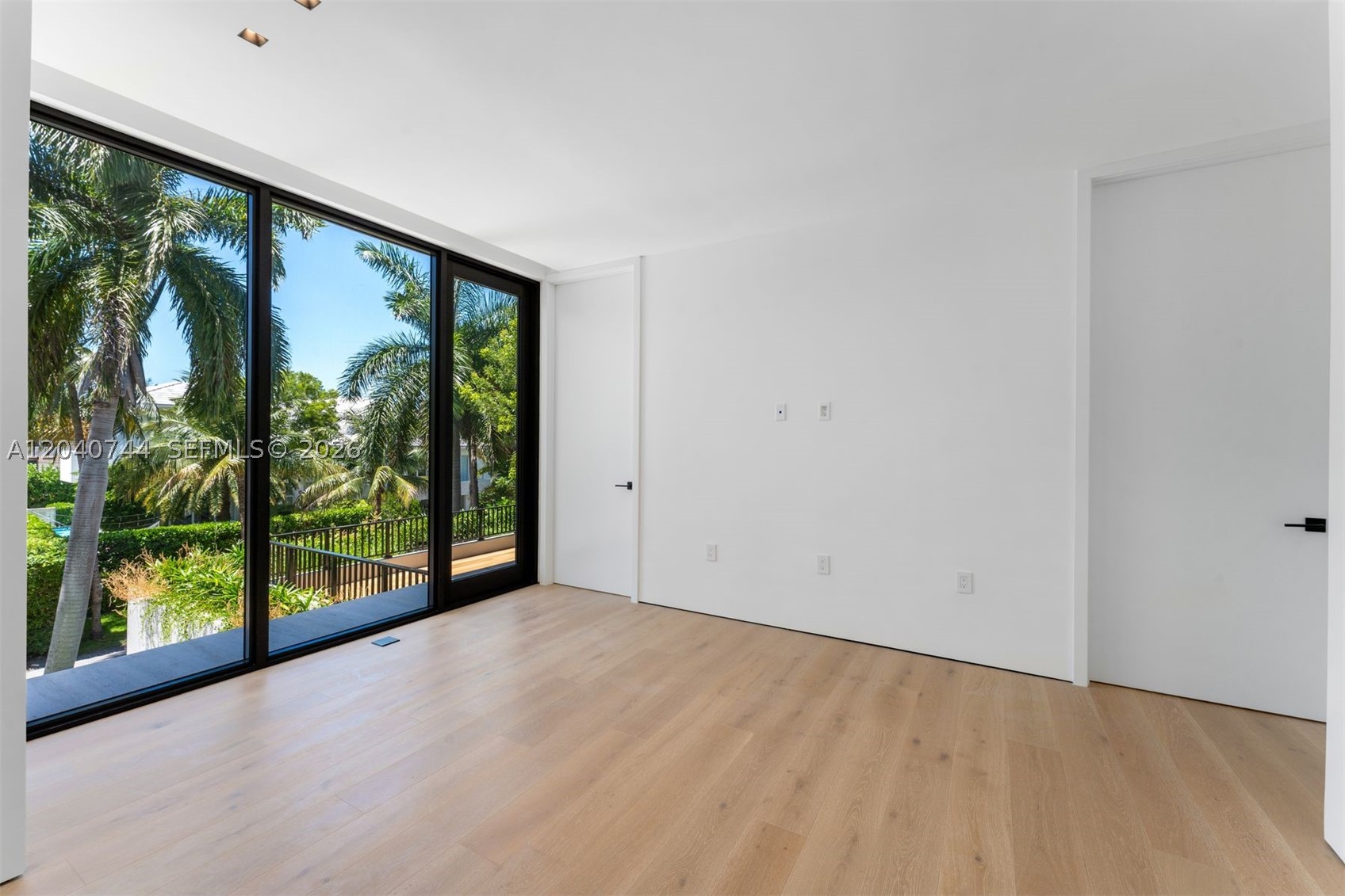 165 Hampton Ln Key Biscayne, FL 33149