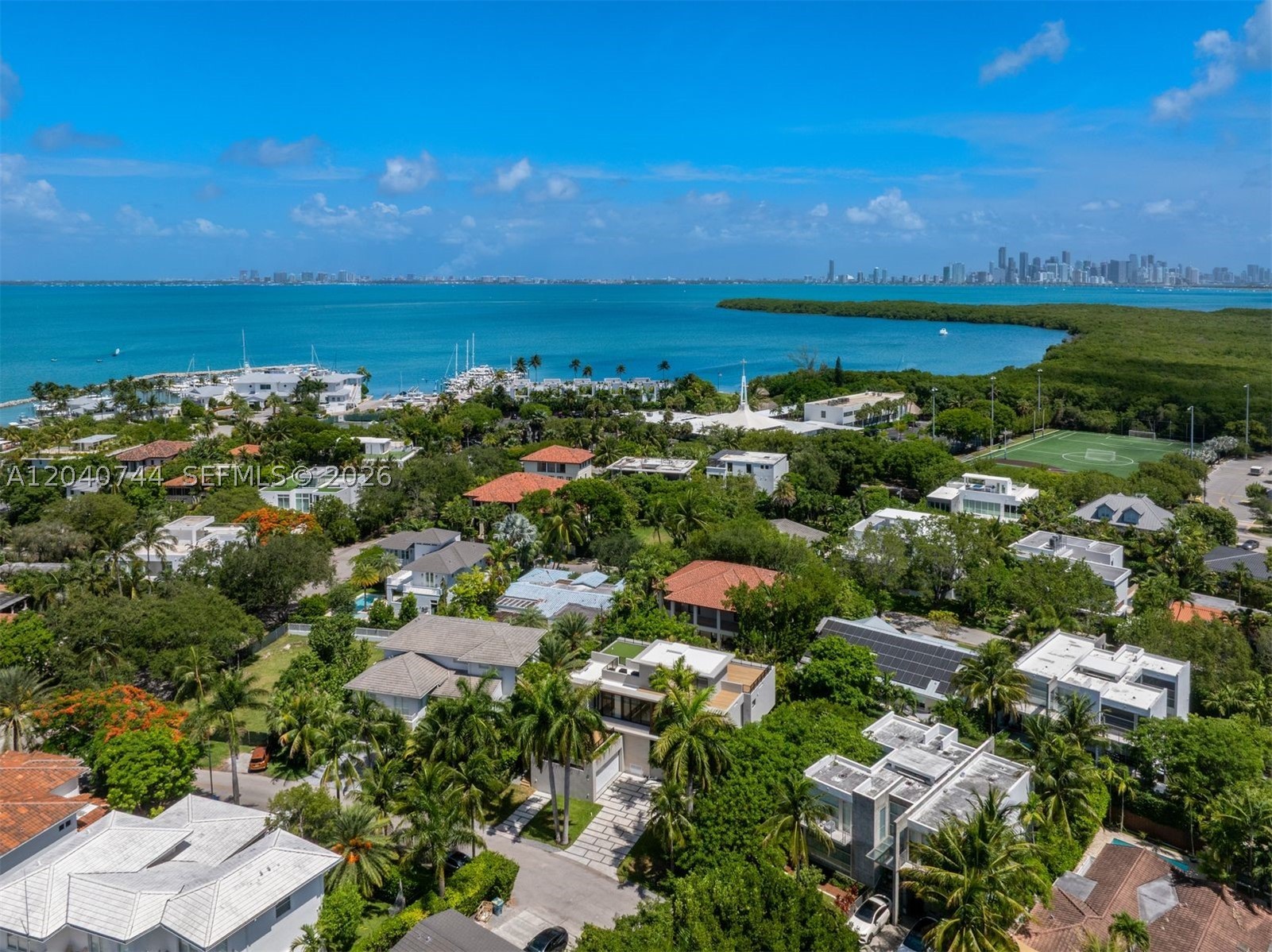 165 Hampton Ln Key Biscayne, FL 33149