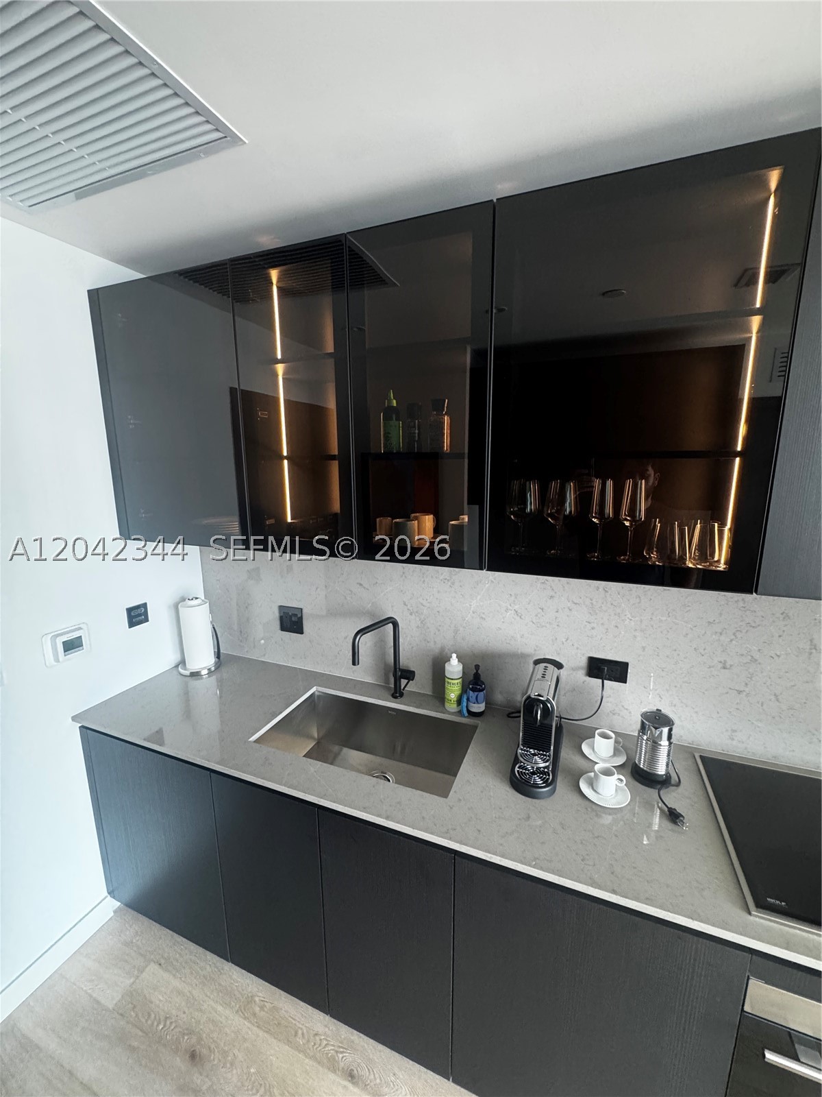 image E11EVEN Hotel & Residences10