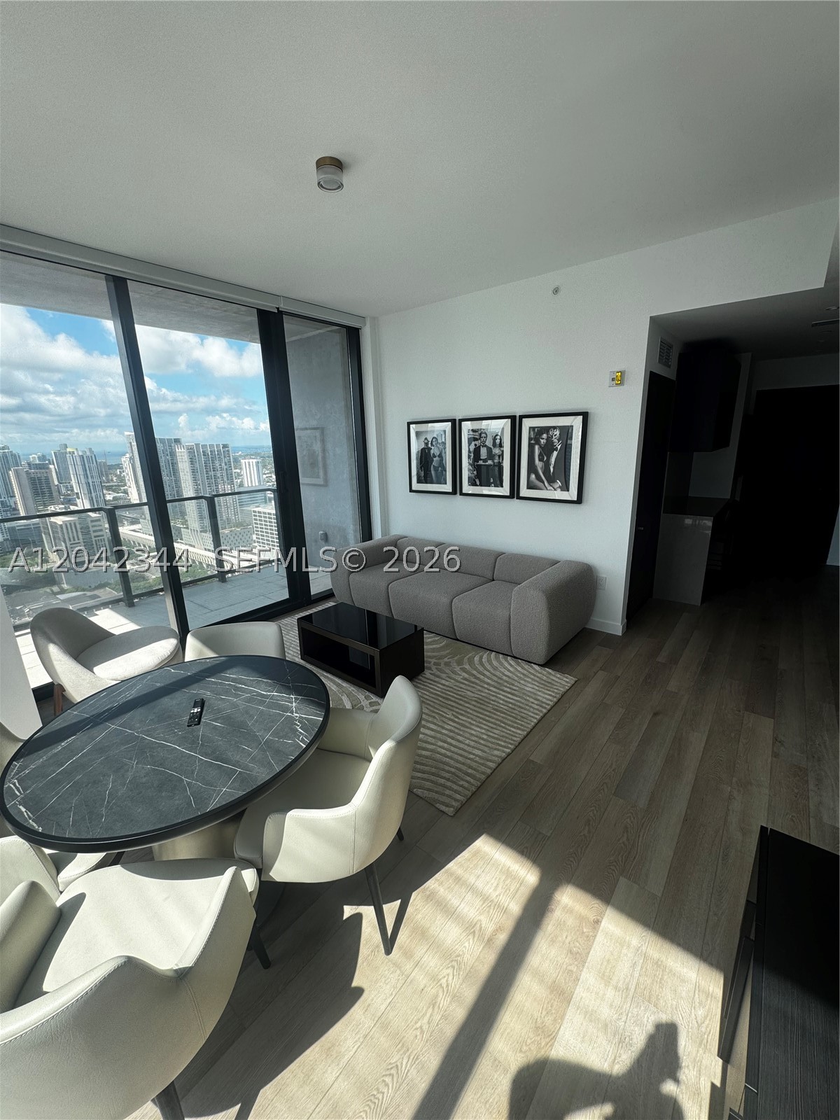 image E11EVEN Hotel & Residences12