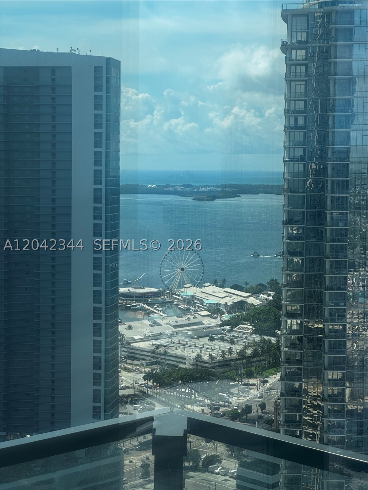 image E11EVEN Hotel & Residences17