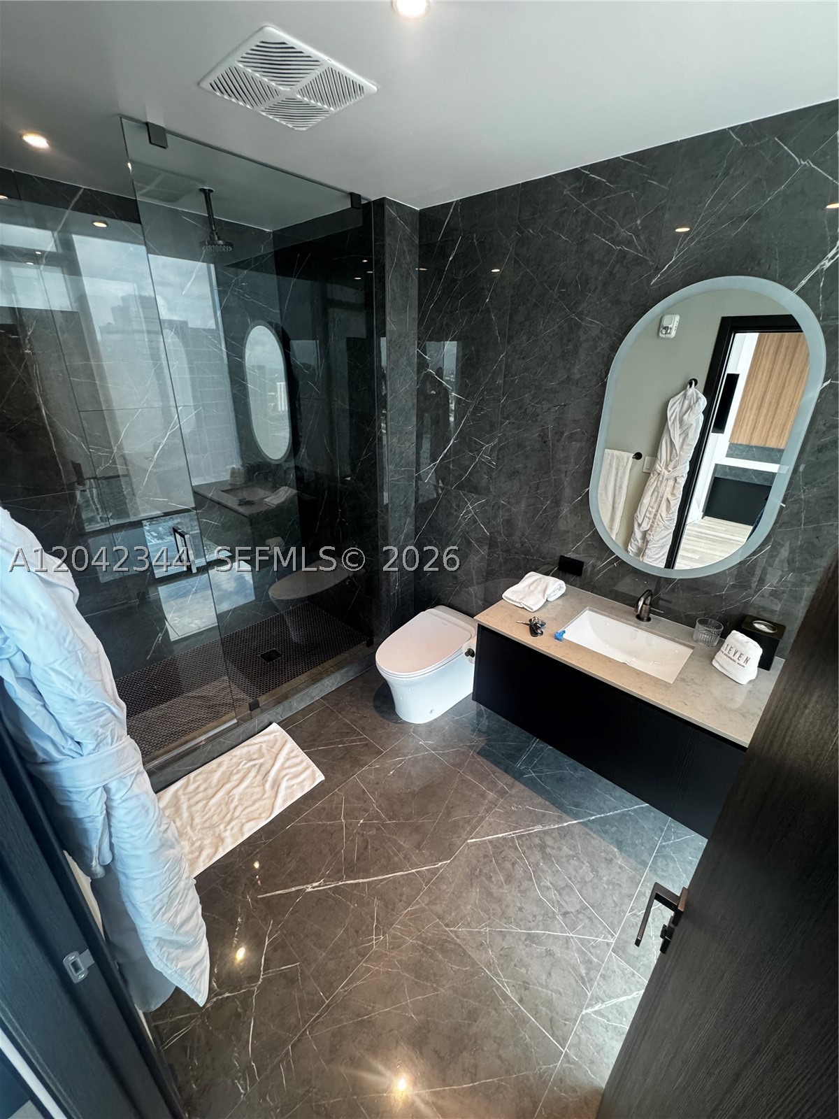 image E11EVEN Hotel & Residences23