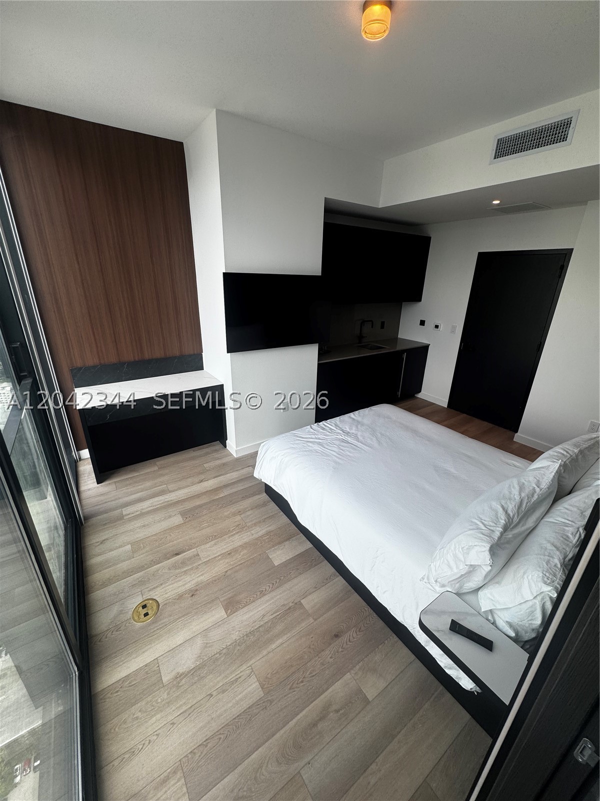 image E11EVEN Hotel & Residences24